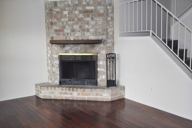 4016 Laura Leigh Dr, Friendswood, TX 77546 - photo 4