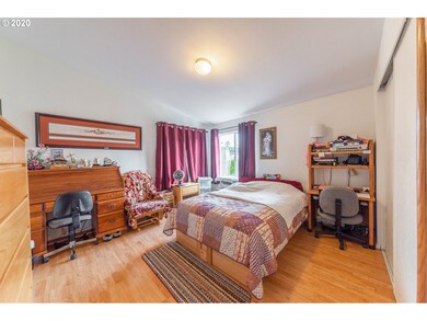 Bedroom, Primary