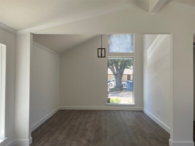 8714 Saratoga Forest Dr, Houston, TX 77088 - photo 4