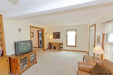 18 Lexington Ave, Glens Falls, NY 12801 - photo 5