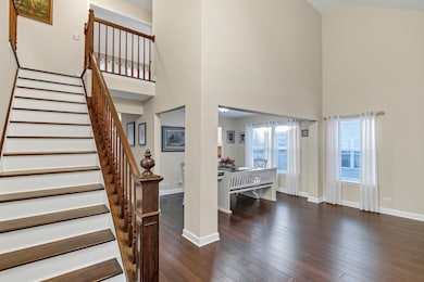 944 Cortney Dr, Carpentersville, IL 60110 - photo 2