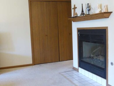 1222 Chalet Rd unit 104, Naperville, IL 60563 - photo 4