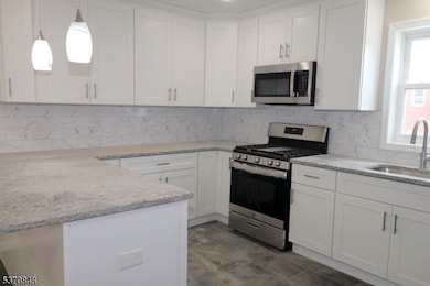 32 Garibaldi Ave, Newark, NJ 07114 - photo 4