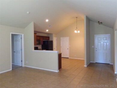 2716 N 20th St, Broken Arrow, OK 74012 - photo 2