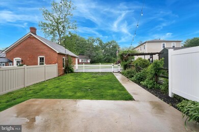 116 N 9th St, Perkasie, PA 18944 - photo 2