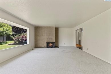 1020 Elm St, Prosser, WA 99350 - photo 7