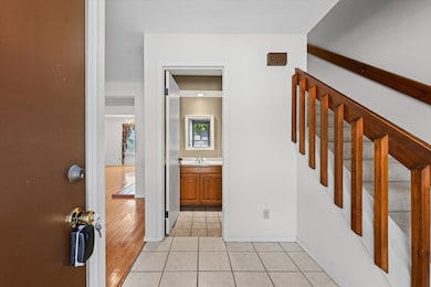 2113 Sunview Dr, Champaign, IL 61821 - photo 4