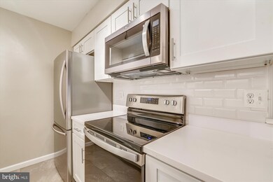 8231F Kings Charter Ln unit 104, West Springfield, VA 22152 - photo 5