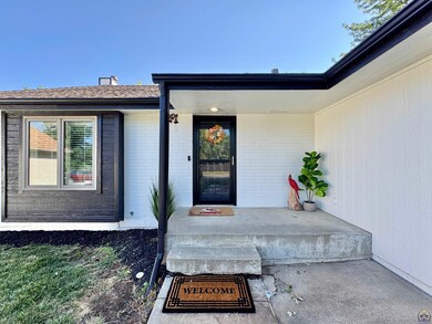 2455 SW Kingsrow Rd, Topeka, KS 66614 - photo 2