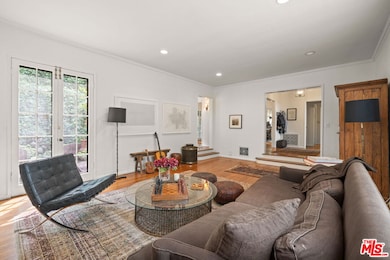 5630 Spreading Oak Dr, Los Angeles, CA 90068 - photo 2