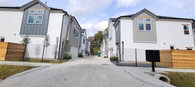 804 Woodcrest Dr unit D, Houston, TX 77018 - photo 3