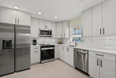 Jamaica Royale unit 63, Sarasota, FL 34242 - photo 3