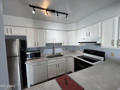 2121 S Pennington unit 45, Mesa, AZ 85202 - photo 2