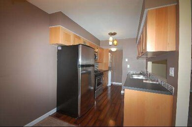 1880 Carnation Ct unit B, Aurora, IL 60506 - photo 3