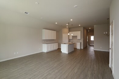 2502 Clydesdale Ln, Alvin, TX 77511 - photo 5