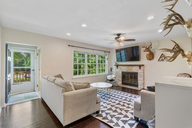 1933 Oakland Ave, Cedar Falls, IA 50613 - photo 3