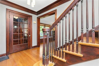 Gorgeous original handrail and crown molding lovin