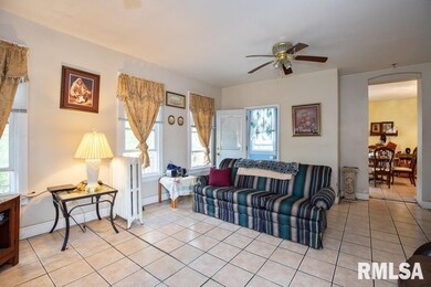 711 W 9th St, Davenport, IA 52804 - photo 2