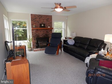 124 Rice Dr, Morrisville, PA 19067 - photo 7