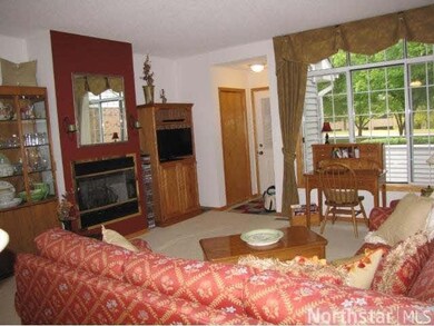 10994 10994 Highland Rd, Bloomington, MN 55438 - photo 7