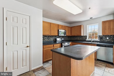 1747 Glebe Creek Way, Odenton, MD 21113 - photo 3