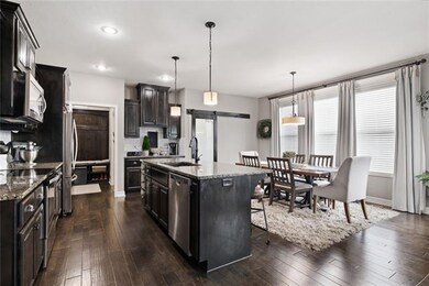 This kitchen is a Chefs Delight!