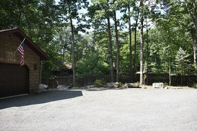 803 Chestnut Ct, Hawley, PA 18428 - photo 4