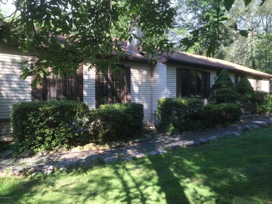 292 Rainbow Dr, Stroudsburg, PA 18360 - photo 3