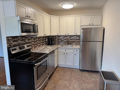 Riddle Glen unit E10, Media, PA 19063 - photo 2