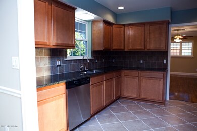 6185 Riviera Ln, Jacksonville, FL 32216 - photo 3