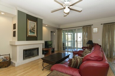 004_Living Room