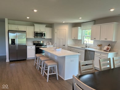 982 Independence Dr, Edinburgh, IN 46124 - photo 7