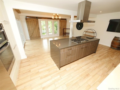 35 Junard Blvd, Port Jefferson Station, NY 11776 - photo 7