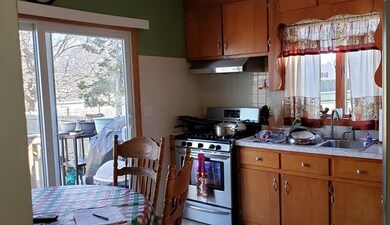 636 Grinnell St, Fall River, MA 02721 - photo 3