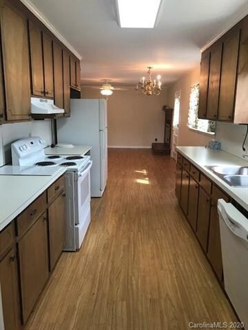 136 Imperial Heights Rd, Statesville, NC 28625 - photo 6