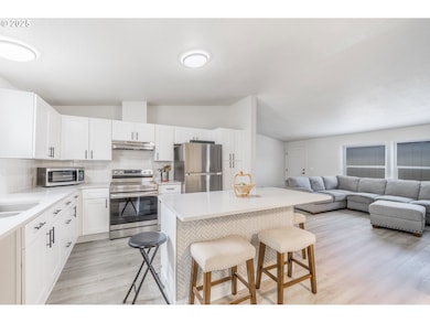 597 Barley St, Woodburn, OR 97071 - photo 5