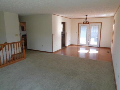 803 Chestnut St, Clifton Forge, VA 24422 - photo 5