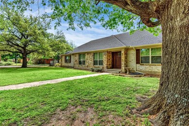 301 Texoma Dr, Whitesboro, TX 76273 - photo 4