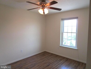 136 N Place Ln unit 9, Strasburg, VA 22657 - photo 5