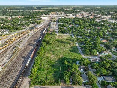 710 N Border St, Cleburne, TX 76031 - photo 6