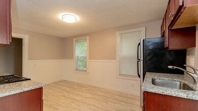 556 Springfield St, Chicopee, MA 01013 - photo 6