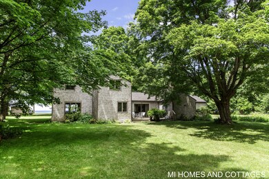 3-web-or-mls-4489-lakeshore-ave