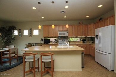 Kitchen with breakfast bar