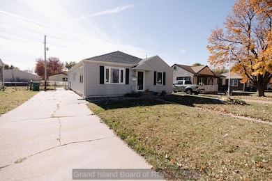 319 E South St, Grand Island, NE 68801 - photo 2