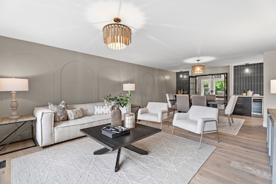 2084 Maplewood Cir, Naperville, IL 60563 - photo 4