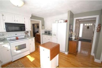 192 Stonecleave Rd, North Andover, MA 01845 - photo 4