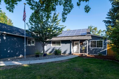 2431 SW Reindeer Ave, Redmond-2