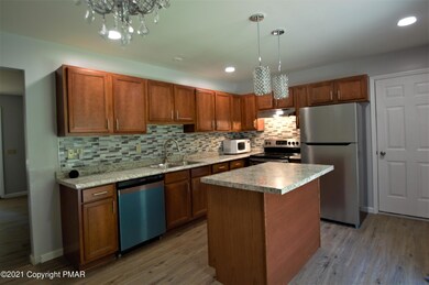 135 Rabbit Ct, Bushkill, PA 18324 - photo 4