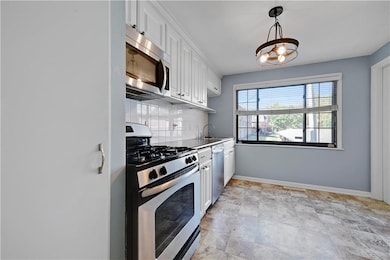 1114 W 46th St unit 2, Kansas City, MO 64112 - photo 6