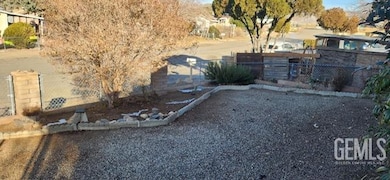 9212 Comanche Way, Weldon, CA 93283 - photo 4